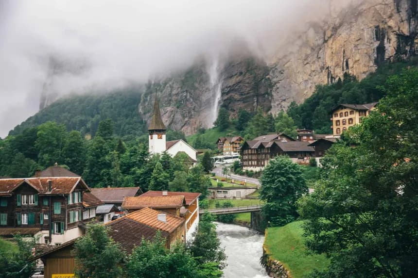 13-Day Glimpse of Europe: Premium Vegetarian Tour 2025