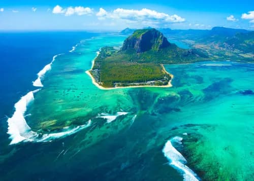7-Day Mauritius Island Explorer: Beaches, Craters & Seven Coloured Earths