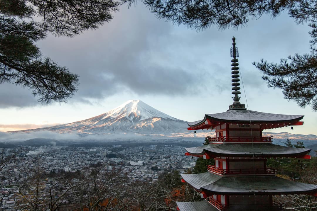 Scenic Journey through Japan | A Blend of Timeless Traditions & Contemporary Marvels
