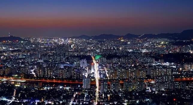 6-Day Seoul & Busan Winter Tour: KTX Bullet Train & Coastal Gems