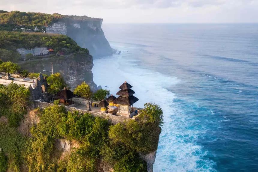 7-Day Bali Explorer: Ubud Pool Villas, Gili Islands & Nusa Penida Tour