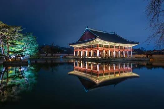 6-Day Seoul & Busan Winter Tour: KTX Bullet Train & Coastal Gems