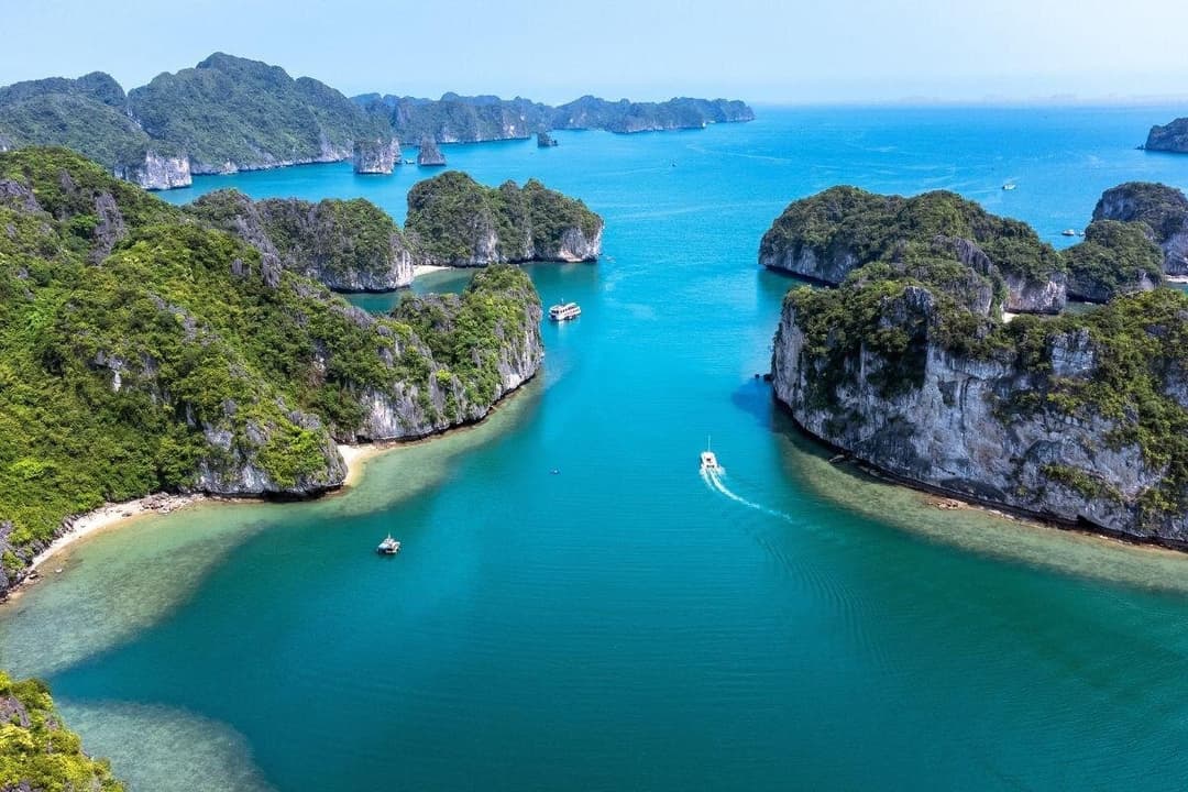 Vietnam Group Tour Package | Hanoi, Phu Quoc & Da Nang